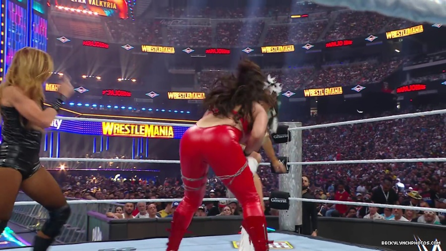 WWE_Wrestlemania_41_Sunday_Becky_Lyra_vs_Liv_Raquel5B28015143292025-06-05-18-41-355D.JPG