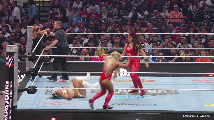 WWE_Wrestlemania_41_Sunday_Becky_Lyra_vs_Liv_Raquel5B28016737292025-06-05-18-48-405D.JPG
