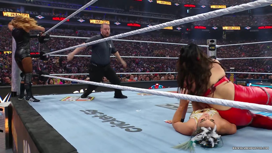WWE_Wrestlemania_41_Sunday_Becky_Lyra_vs_Liv_Raquel5B28016830292025-06-05-18-48-435D.JPG