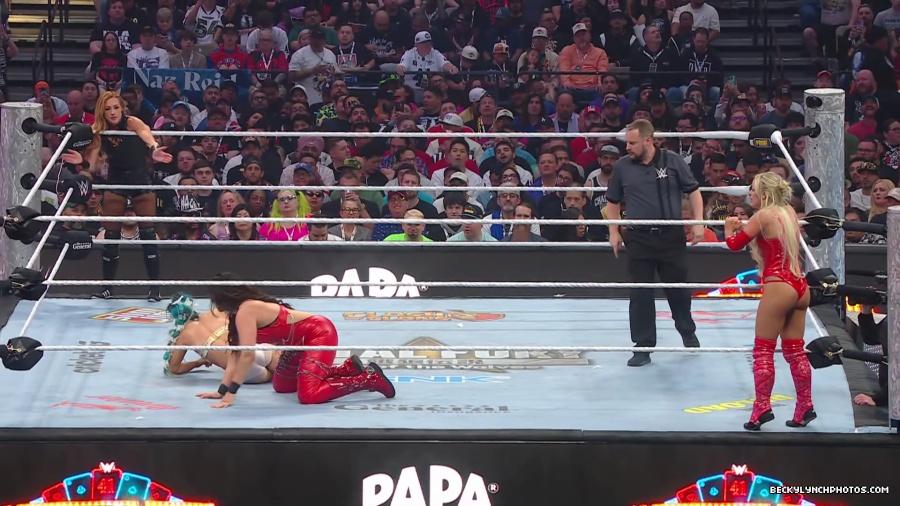 WWE_Wrestlemania_41_Sunday_Becky_Lyra_vs_Liv_Raquel5B28017071292025-06-05-18-48-515D.JPG