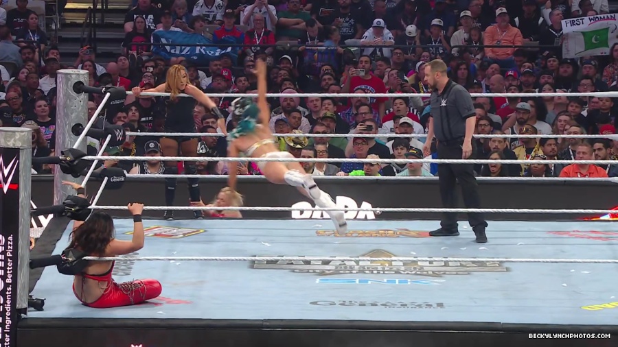 WWE_Wrestlemania_41_Sunday_Becky_Lyra_vs_Liv_Raquel5B28021976292025-06-05-18-51-355D.JPG
