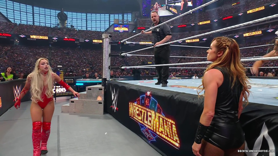 WWE_Wrestlemania_41_Sunday_Becky_Lyra_vs_Liv_Raquel5B28022134292025-06-05-18-51-405D.JPG