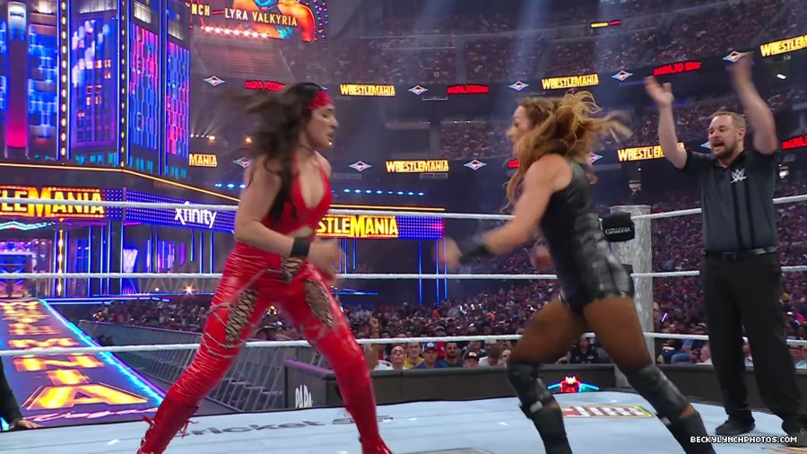 WWE_Wrestlemania_41_Sunday_Becky_Lyra_vs_Liv_Raquel5B28024610292025-06-05-18-53-175D.JPG