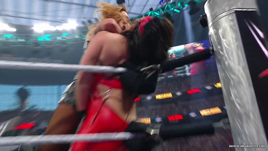WWE_Wrestlemania_41_Sunday_Becky_Lyra_vs_Liv_Raquel5B28024770292025-06-05-18-53-225D.JPG