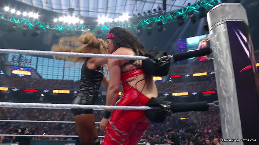 WWE_Wrestlemania_41_Sunday_Becky_Lyra_vs_Liv_Raquel5B28024787292025-06-05-18-53-235D.JPG