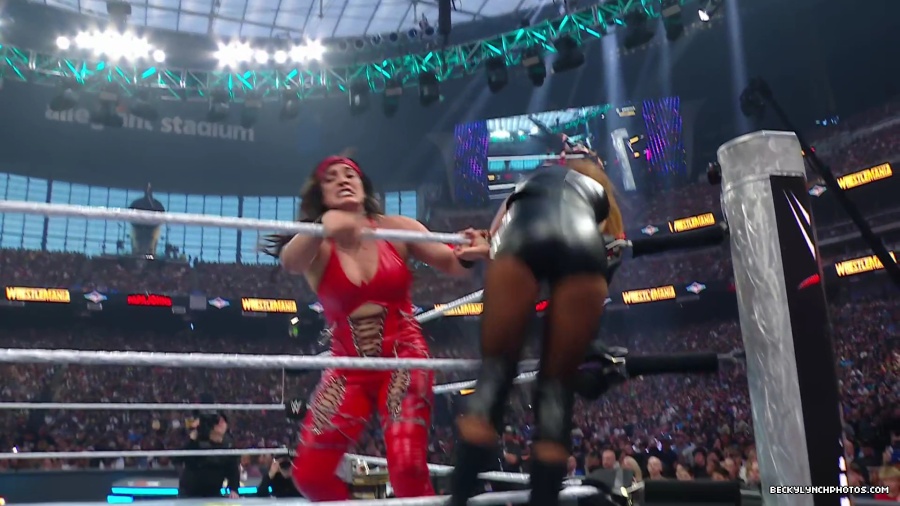 WWE_Wrestlemania_41_Sunday_Becky_Lyra_vs_Liv_Raquel5B28025000292025-06-05-18-53-305D.JPG