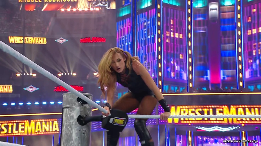 WWE_Wrestlemania_41_Sunday_Becky_Lyra_vs_Liv_Raquel5B28025096292025-06-05-18-53-335D.JPG