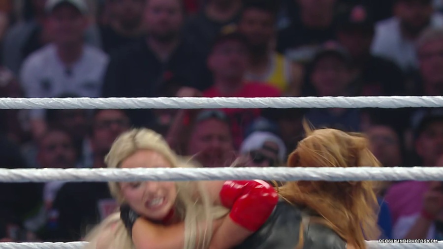 WWE_Wrestlemania_41_Sunday_Becky_Lyra_vs_Liv_Raquel5B28025433292025-06-05-18-53-445D.JPG