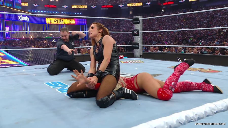 WWE_Wrestlemania_41_Sunday_Becky_Lyra_vs_Liv_Raquel5B28026881292025-06-05-18-54-335D.JPG