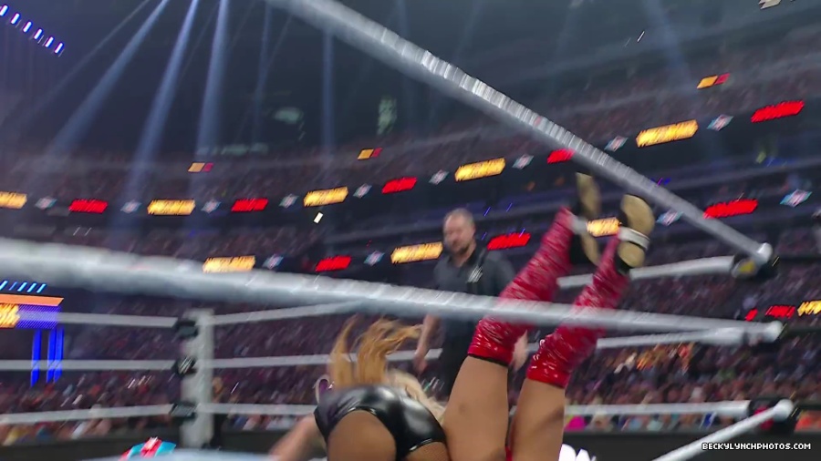 WWE_Wrestlemania_41_Sunday_Becky_Lyra_vs_Liv_Raquel5B28027565292025-06-05-18-54-565D.JPG