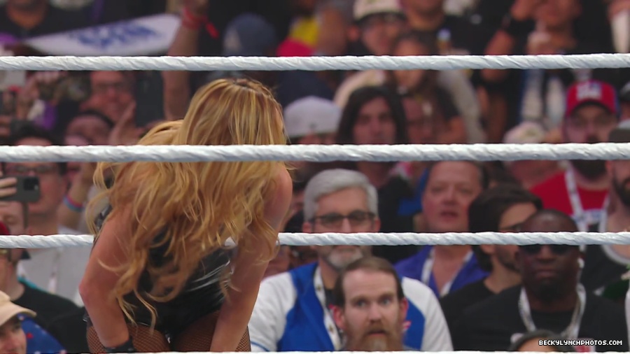 WWE_Wrestlemania_41_Sunday_Becky_Lyra_vs_Liv_Raquel5B28029135292025-06-05-18-55-485D.JPG