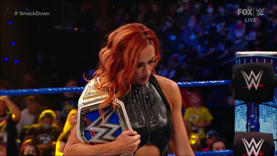 WWE_Friday_Night_SmackDown_2021_09_03_720p_HDTV_x264-NWCHD_mp4_001510476.jpg