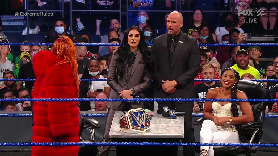 WWE_SmackDown_2021_09_10_720p_WEB_h264-HEEL_mp4_002173704.jpg