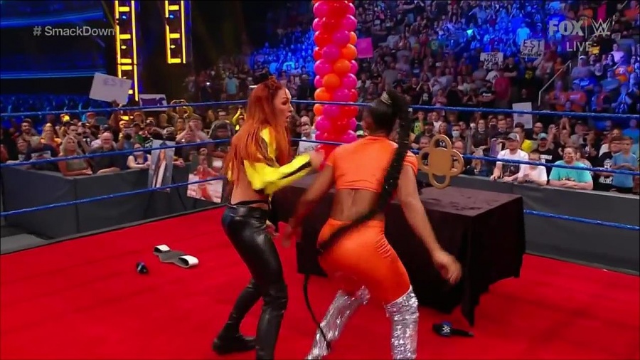 WWE_Friday_Night_SmackDown_2021_09_17_720p_HDTV_x264-NWCHD_mp4_004977430.jpg