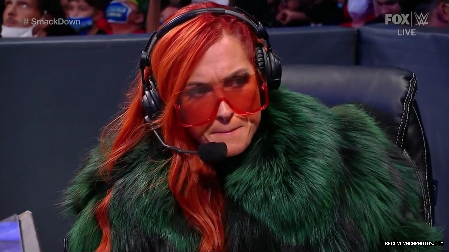 WWE_Friday_Night_SmackDown_2021_10_01_720p_HDTV_x264-NWCHD_mp4_004675456.jpg