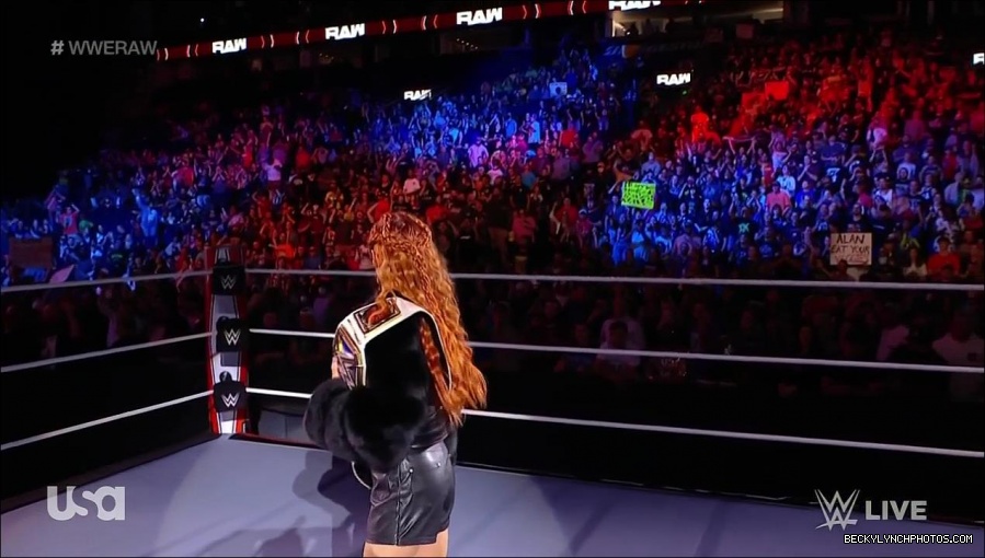 WWE_Monday_Night_Raw_2021_10_04_720p_HDTV_x264-NWCHD_mp4_000257857.jpg