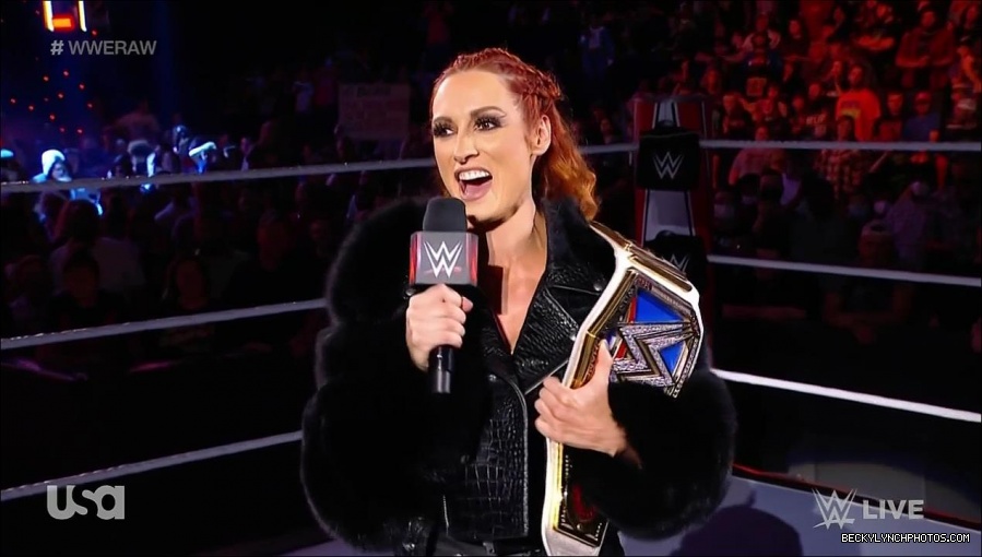 WWE_Monday_Night_Raw_2021_10_04_720p_HDTV_x264-NWCHD_mp4_000318117.jpg