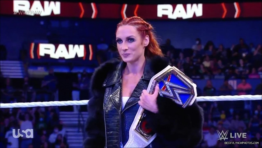 WWE_Monday_Night_Raw_2021_10_04_720p_HDTV_x264-NWCHD_mp4_000426259.jpg
