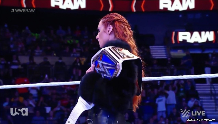 WWE_Monday_Night_Raw_2021_10_04_720p_HDTV_x264-NWCHD_mp4_000429061.jpg