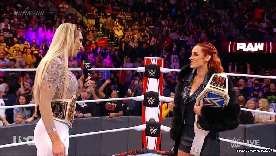 WWE_Monday_Night_Raw_2021_10_04_720p_HDTV_x264-NWCHD_mp4_000549582.jpg