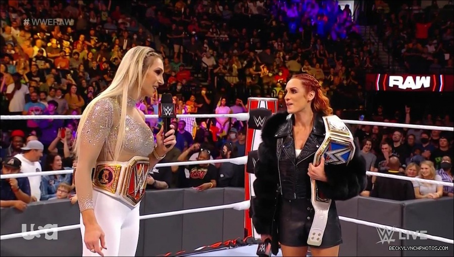 WWE_Monday_Night_Raw_2021_10_04_720p_HDTV_x264-NWCHD_mp4_000550983.jpg
