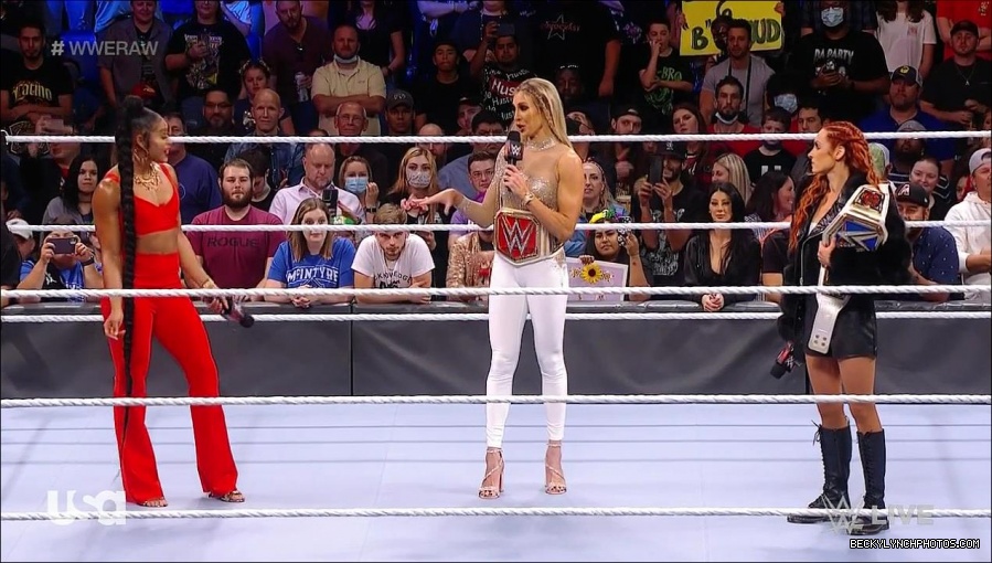 WWE_Monday_Night_Raw_2021_10_04_720p_HDTV_x264-NWCHD_mp4_000627360.jpg
