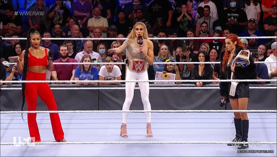 WWE_Monday_Night_Raw_2021_10_04_720p_HDTV_x264-NWCHD_mp4_000632965.jpg