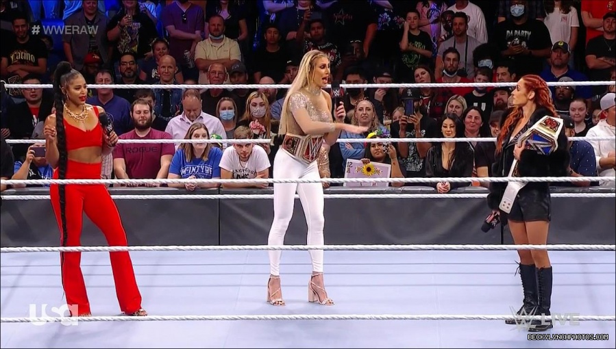 WWE_Monday_Night_Raw_2021_10_04_720p_HDTV_x264-NWCHD_mp4_000635067.jpg