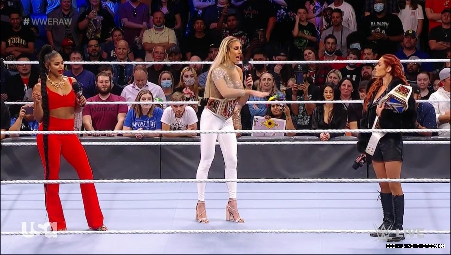 WWE_Monday_Night_Raw_2021_10_04_720p_HDTV_x264-NWCHD_mp4_000635067.jpg