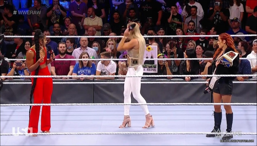 WWE_Monday_Night_Raw_2021_10_04_720p_HDTV_x264-NWCHD_mp4_000647680.jpg