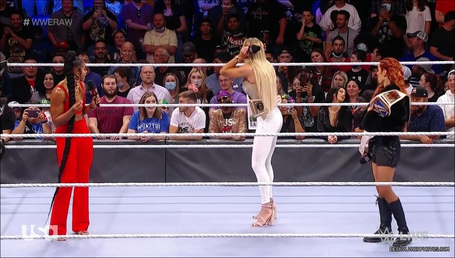 WWE_Monday_Night_Raw_2021_10_04_720p_HDTV_x264-NWCHD_mp4_000648381.jpg