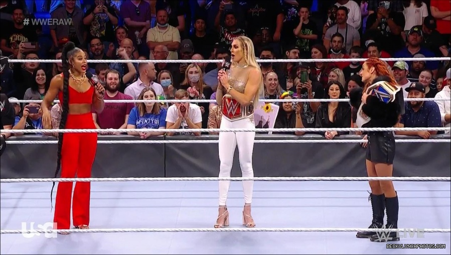WWE_Monday_Night_Raw_2021_10_04_720p_HDTV_x264-NWCHD_mp4_000658190.jpg