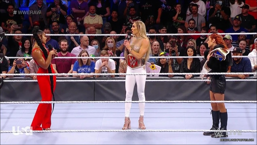 WWE_Monday_Night_Raw_2021_10_04_720p_HDTV_x264-NWCHD_mp4_000660292.jpg