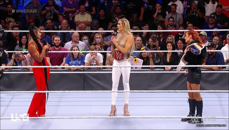 WWE_Monday_Night_Raw_2021_10_04_720p_HDTV_x264-NWCHD_mp4_000660993.jpg