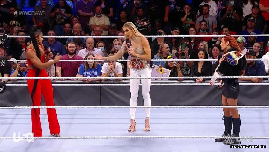 WWE_Monday_Night_Raw_2021_10_04_720p_HDTV_x264-NWCHD_mp4_000663796.jpg