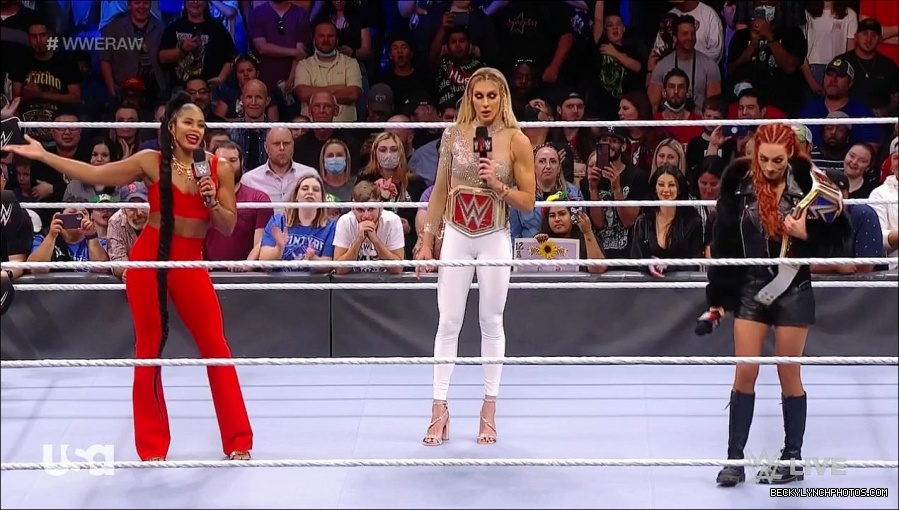 WWE_Monday_Night_Raw_2021_10_04_720p_HDTV_x264-NWCHD_mp4_000671504.jpg