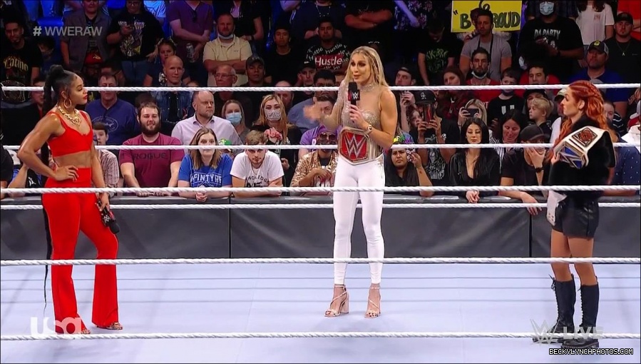 WWE_Monday_Night_Raw_2021_10_04_720p_HDTV_x264-NWCHD_mp4_000708641.jpg