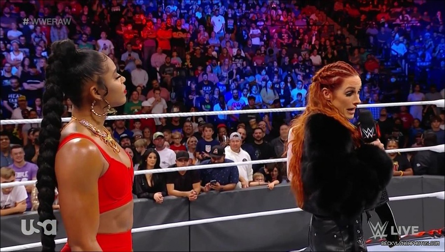 WWE_Monday_Night_Raw_2021_10_04_720p_HDTV_x264-NWCHD_mp4_000735267.jpg