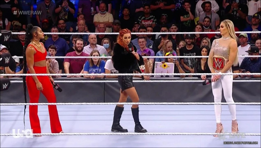 WWE_Monday_Night_Raw_2021_10_04_720p_HDTV_x264-NWCHD_mp4_000735968.jpg