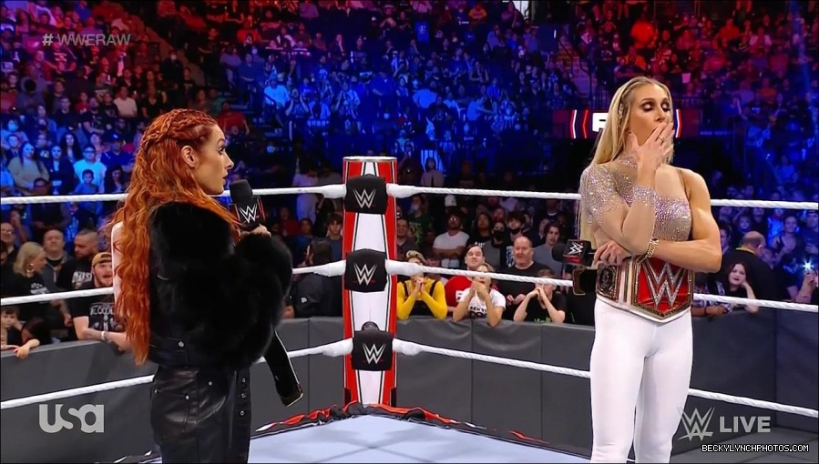 WWE_Monday_Night_Raw_2021_10_04_720p_HDTV_x264-NWCHD_mp4_000739472.jpg