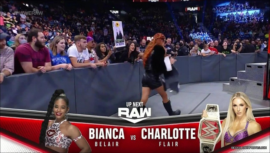 WWE_Monday_Night_Raw_2021_10_04_720p_HDTV_x264-NWCHD_mp4_006967262.jpg