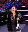 WWE_Monday_Night_Raw_2021_10_04_720p_HDTV_x264-NWCHD_mp4_000241741.jpg