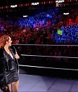 WWE_Monday_Night_Raw_2021_10_04_720p_HDTV_x264-NWCHD_mp4_000262061.jpg