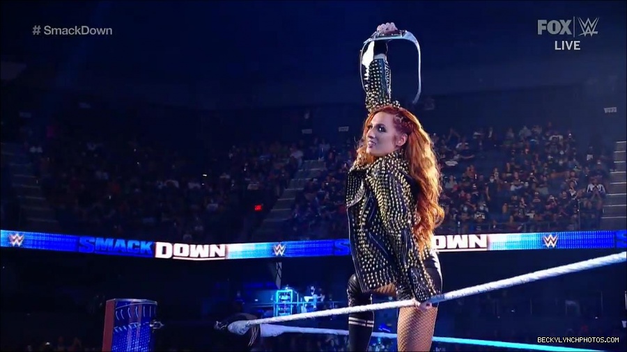 WWE_Supersized_SmackDown_2021_10_15_720p_HDTV_x264-NWCHD_mp4_004868841.jpg