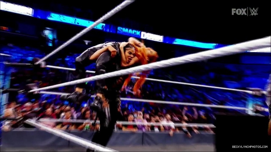 WWE_Supersized_SmackDown_2021_10_15_720p_HDTV_x264-NWCHD_mp4_005055728.jpg