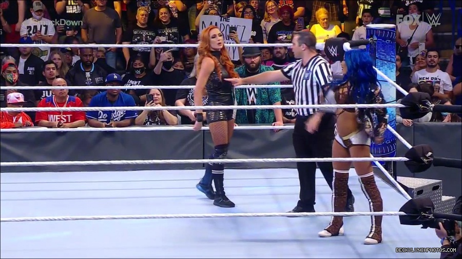 WWE_Supersized_SmackDown_2021_10_15_720p_HDTV_x264-NWCHD_mp4_005153626.jpg