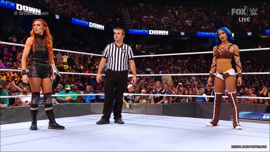 WWE_Supersized_SmackDown_2021_10_15_720p_HDTV_x264-NWCHD_mp4_005166839.jpg