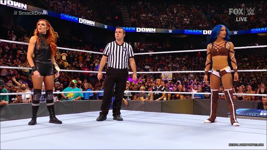 WWE_Supersized_SmackDown_2021_10_15_720p_HDTV_x264-NWCHD_mp4_005169241.jpg