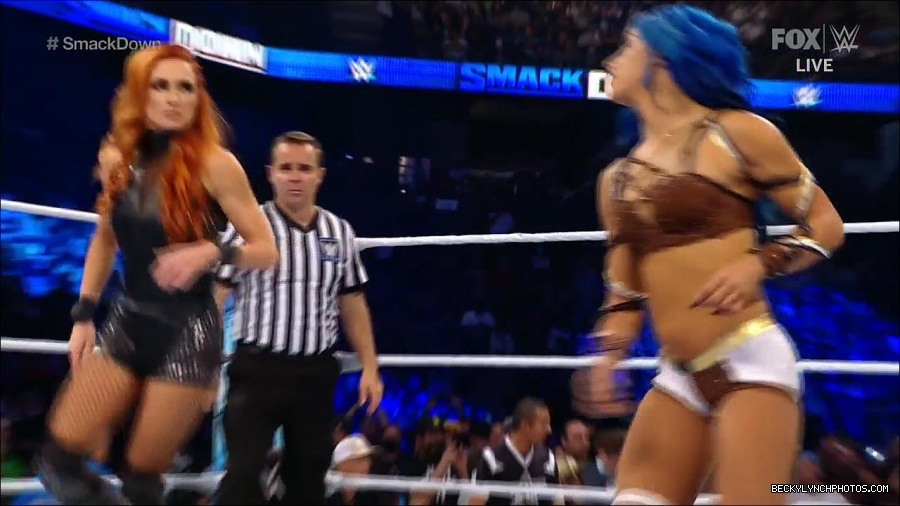 WWE_Supersized_SmackDown_2021_10_15_720p_HDTV_x264-NWCHD_mp4_005217289.jpg