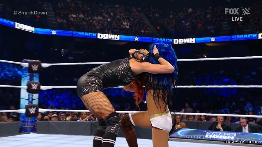 WWE_Supersized_SmackDown_2021_10_15_720p_HDTV_x264-NWCHD_mp4_005246318.jpg